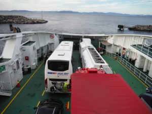 Mon vélo, sur un bus, sur un ferry.