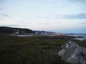 Je trouve parfois des usines cachées au creux des îles...