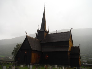 L'église en bois debout de Lom.