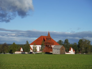 Une église, la tour est daté de 1751 - Oviken