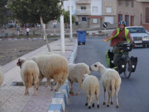 I ask for room on the road, Beni Ensar I Aït Nsar