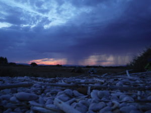 At night near the sea, Cap i Corp